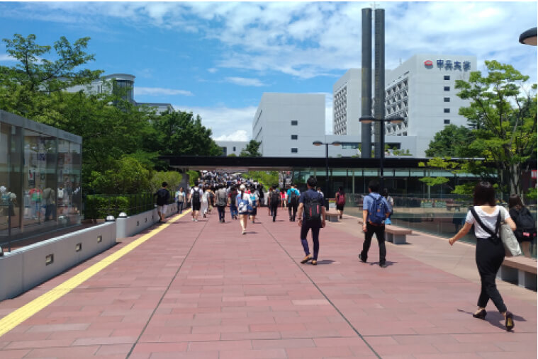 中央大学多摩キャンパス階段