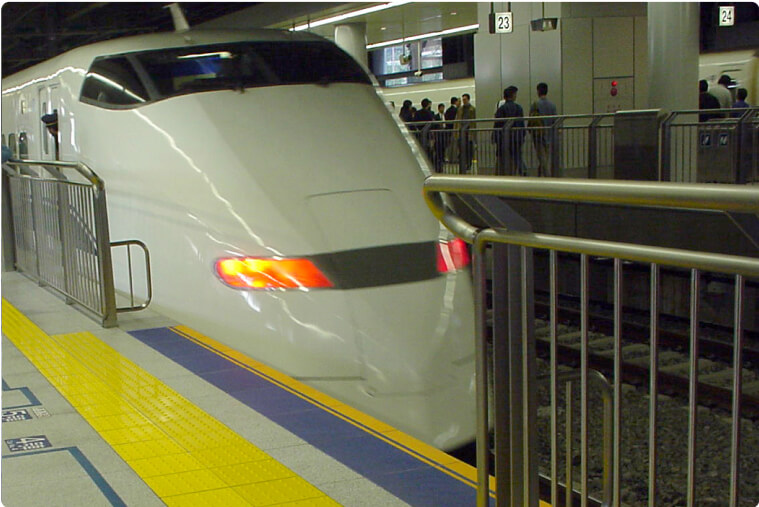 JR東海 新幹線 品川駅 (ホーム笠石)